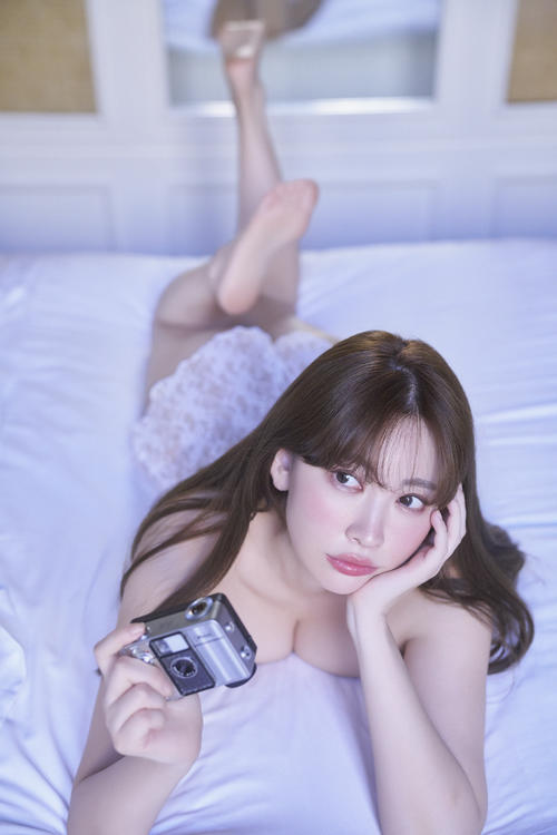 小嶋陽菜「ラスト?!です」9年ぶり写真集10・28発売 Tバックで