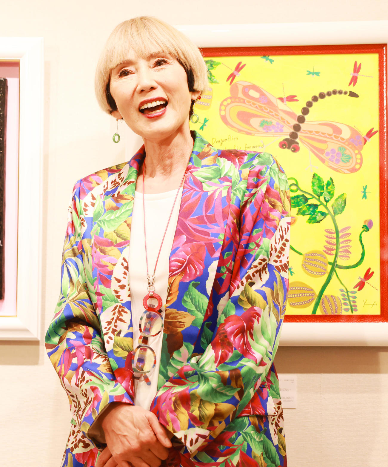 「～色彩の希望2～秋野暢子作品展－がんを乗り越えて、新たな色を見つける－」を開催する秋野暢子（撮影・野上伸悟）