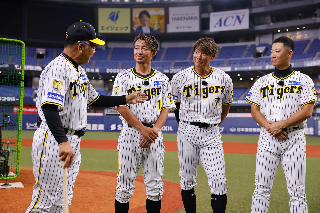 ジャイロボール攻略に挑んだ（左から）掛布雅之氏、鳥谷敬氏、糸井嘉男氏、西岡剛氏