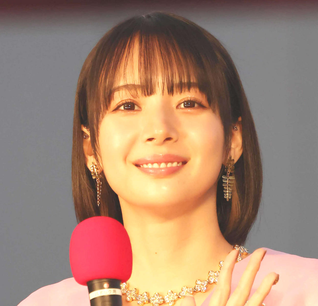 岡田紗佳（2023年12月撮影）
