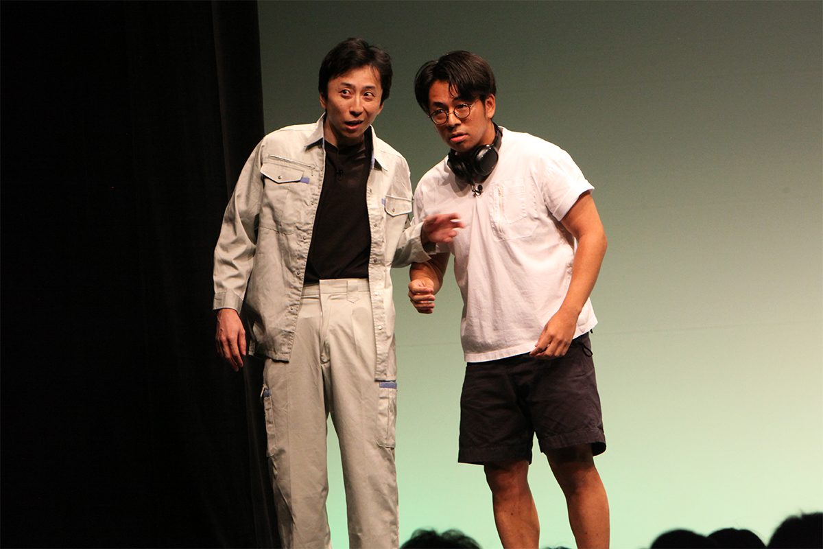 シティホテル3号室の川合亮太（左）と押田貴史