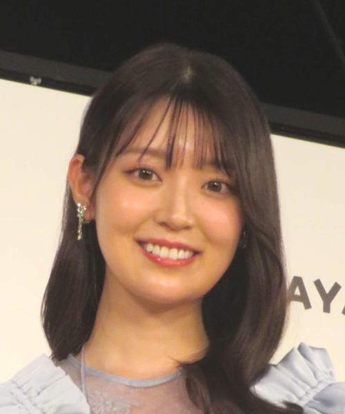 元乃木坂46阪口珠美「暗髪に」写真公開、ホワイトネイルにも挑戦「嬉しくてずっと眺めちゃう」
