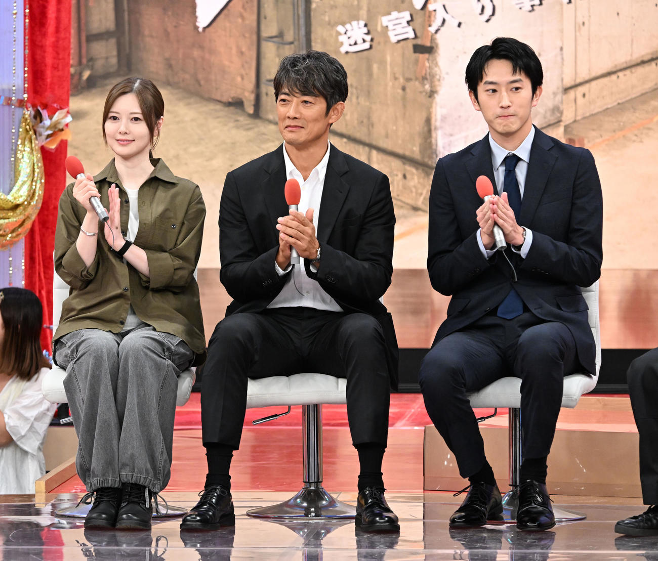 フジテレビの10月期ドラマ「オクラ～迷宮入り事件捜査～」に出演の左から白石麻衣、反町隆史、杉野遥亮（撮影・千葉一成）