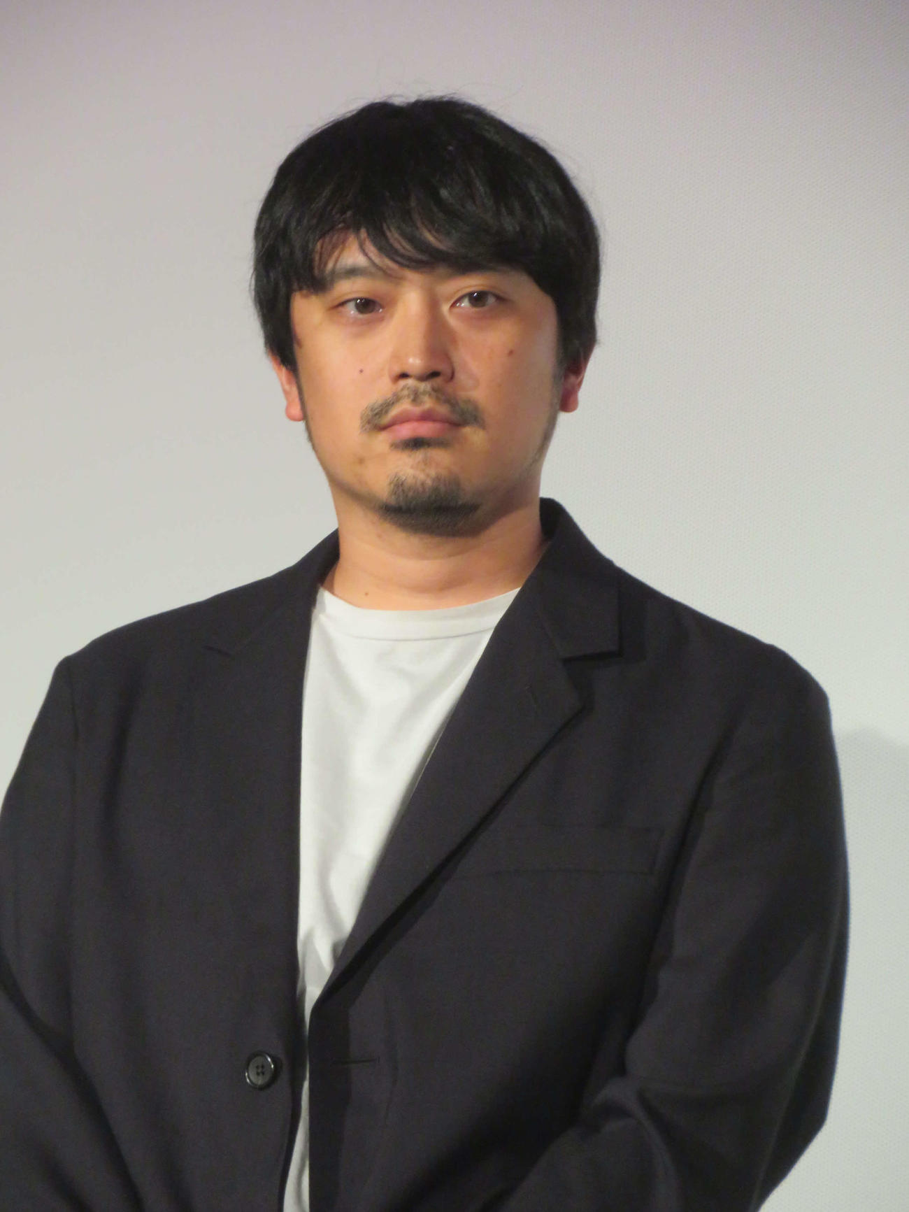 映画「あの人が消えた」初日舞台あいさつに出席した水野格監督