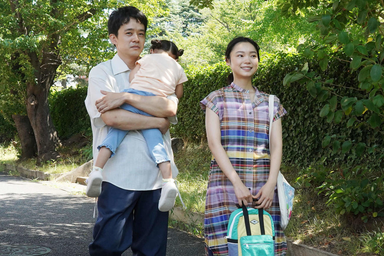 フジテレビ「海のはじまり」より池松壮亮、古川琴音（C）フジテレビ