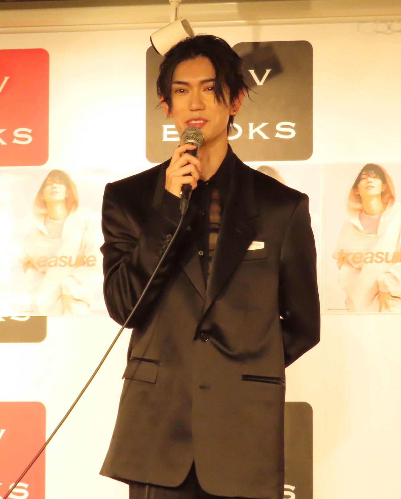 「樋口幸平ファースト写真集　treasure－宝物－」発売記念イベントに出席した樋口幸平