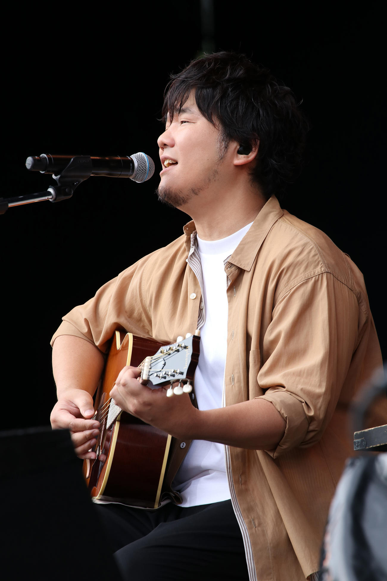 「オーガスタ・キャンプ2024」で歌う秦基博（岩佐篤樹氏撮影）