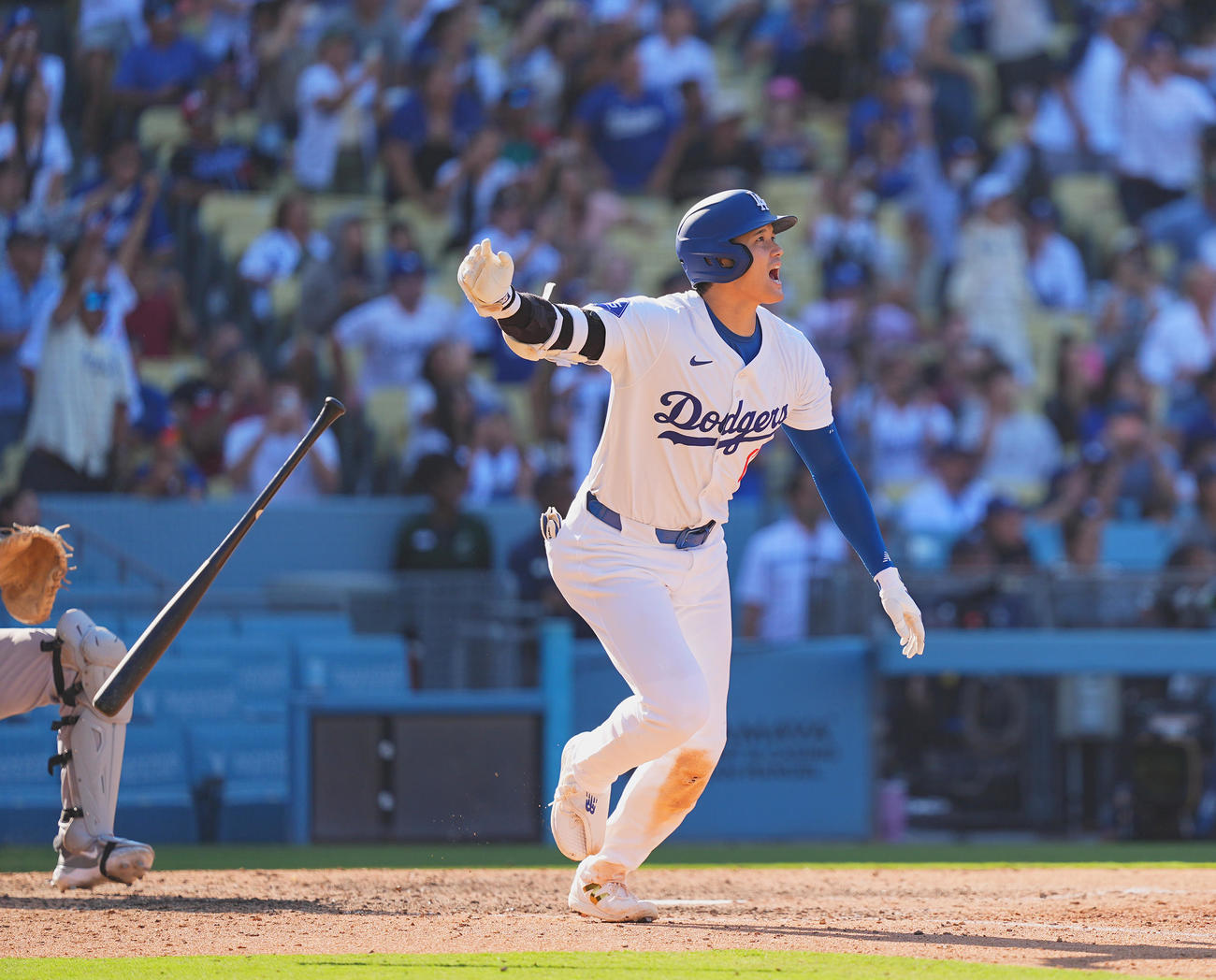 ドジャース対ロッキーズ　9回裏ドジャース無死、53号同点の同点のソロ本塁打を放つ大谷（撮影・菅敏）