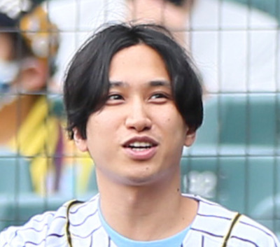 マカロニえんぴつのはっとり（21年6月撮影）