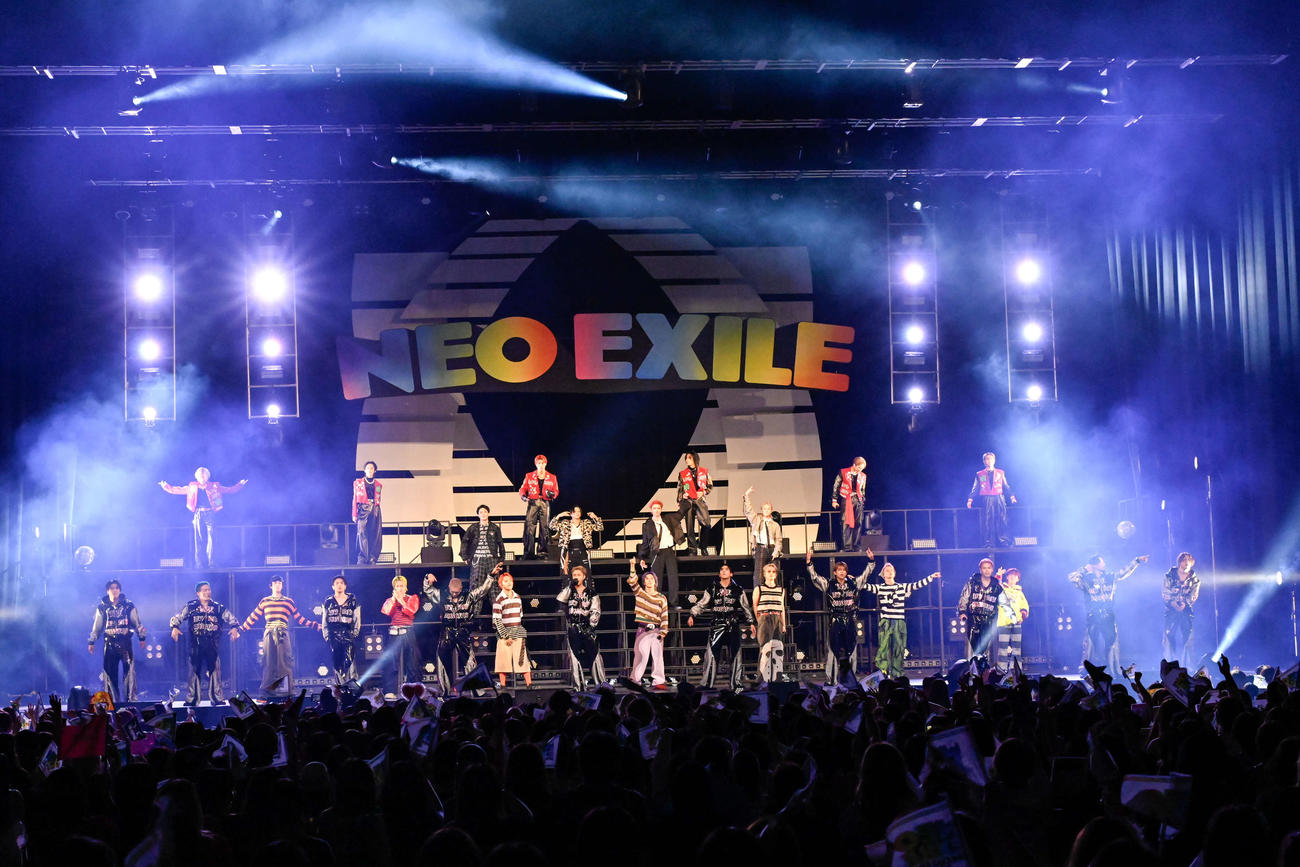 「NEO EXILE SPECIAL LIVE 2024」でパフォーマンスする「NEO EXILE」世代の4組