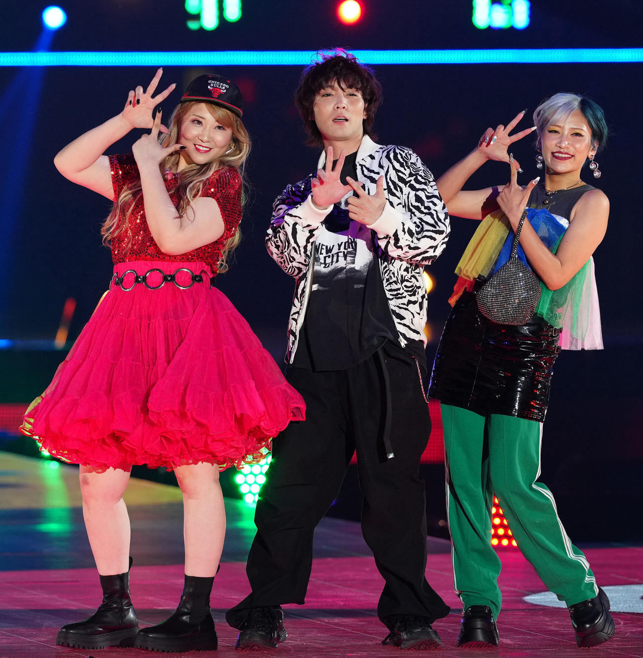 お笑いトリオ「ぱーてぃーちゃん」の左から金子きょんちぃ、すがちゃん最高No.1、信子（24年5月撮影）