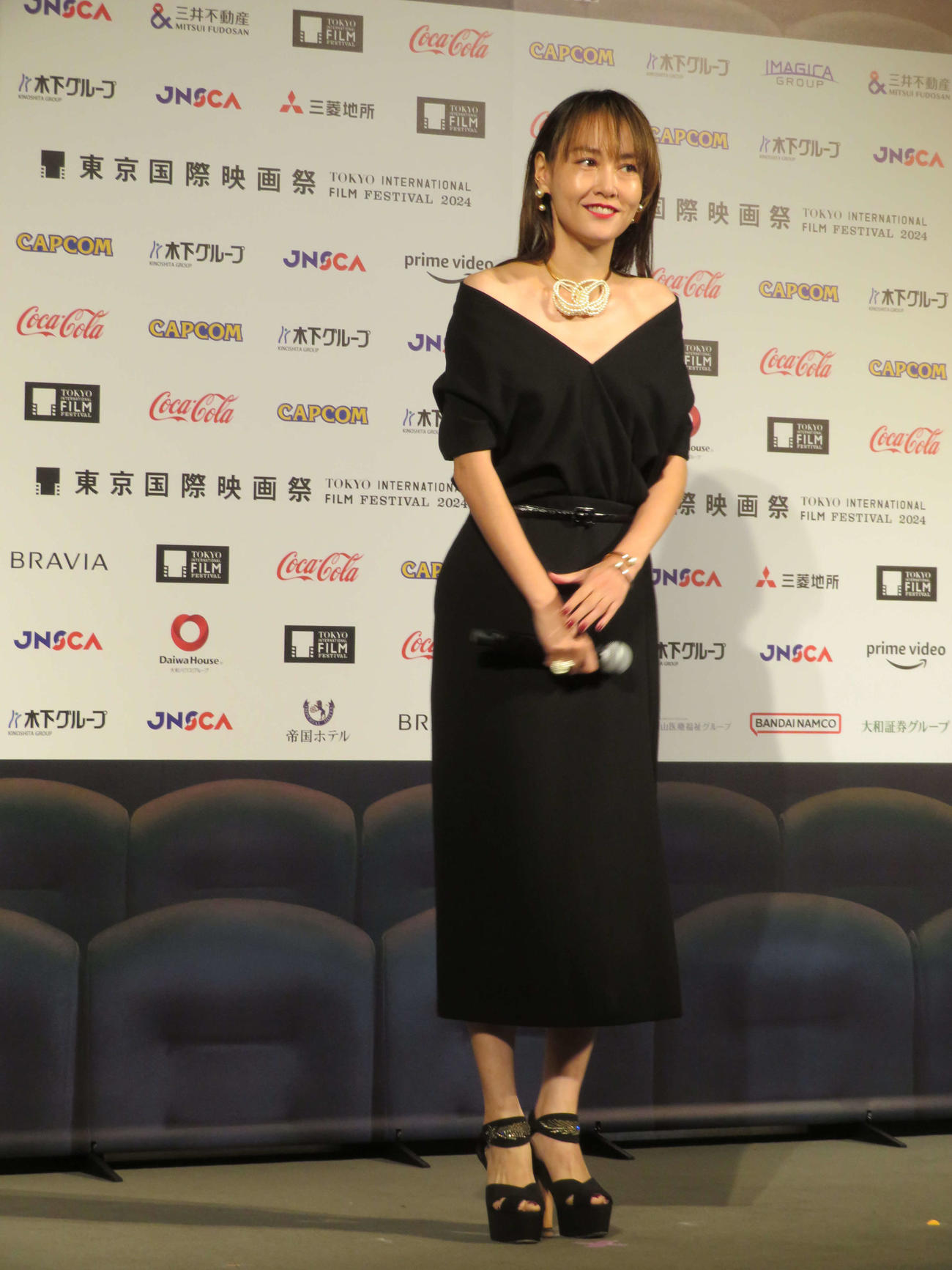 第37回東京国際映画祭ラインナップ発表記者会見にフェスティバル・ナビゲーターとして登壇した菊地凛子（撮影・村上幸将）