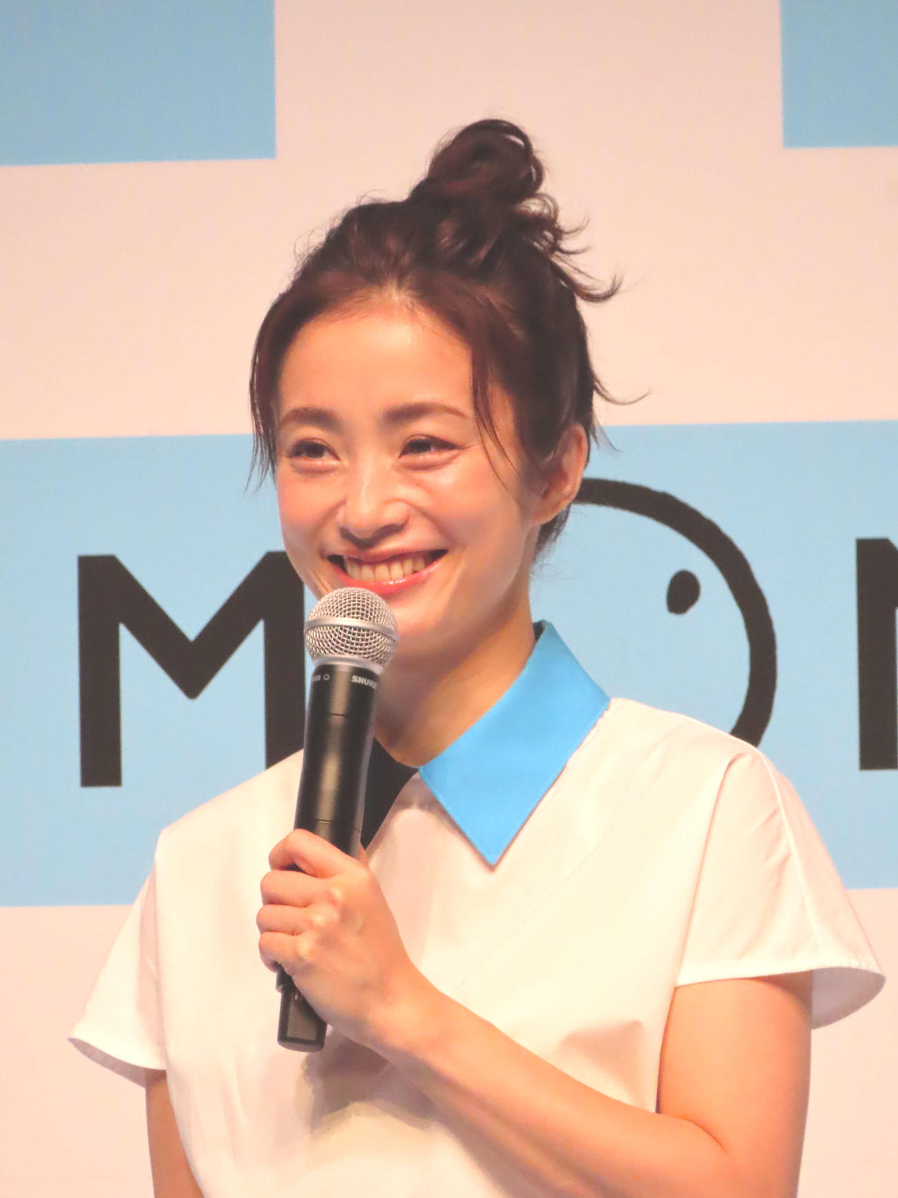 KUMONの新CM発表会に出席した上戸彩