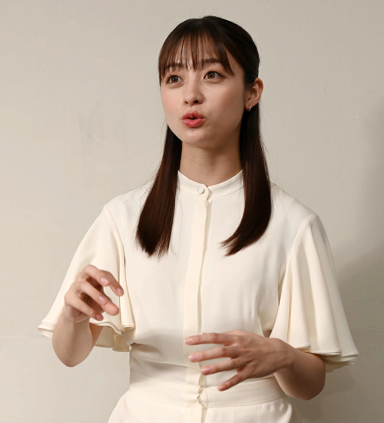 インタビューに答えるNHK連続テレビ小説「おむすび」のヒロイン橋本環奈（撮影・前岡正明）