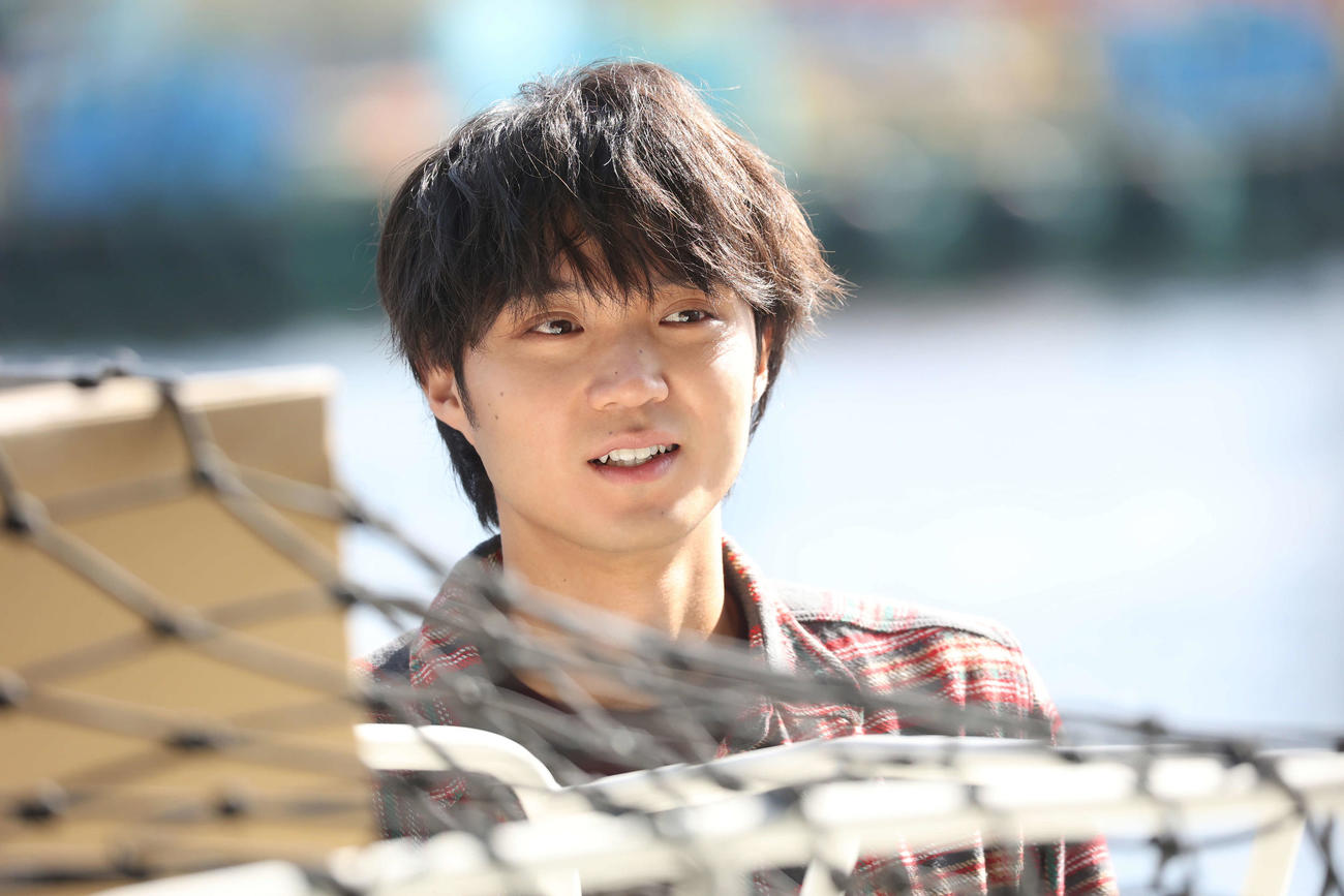 「劇映画　孤独のグルメ」で中華ラーメン店「さんせりて」の常連客・中川を演じる磯村勇斗（C）2025「劇映画孤独のグルメ」製作委員会