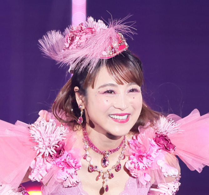 鈴木奈々（2022年3月撮影）
