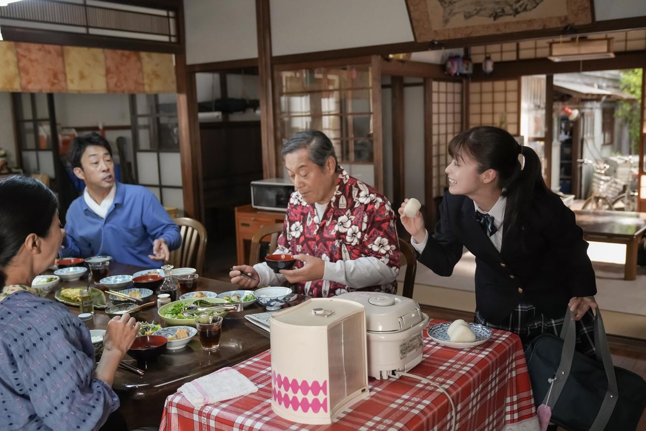 NHK連続テレビ小説「おむすび」の1場面（C）NHK