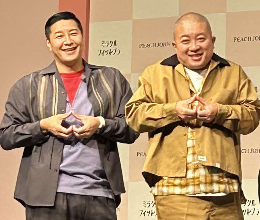 左からチョコレートプラネットの長田庄平、松尾駿（2023年撮影）