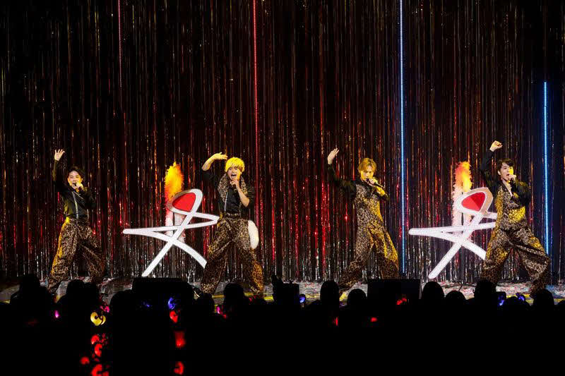 「A．B．C－Z Concert Tour 2024 F．O．R」より左から五関晃一、塚田僚一、橋本良亮、戸塚祥太（撮影・池上夢貢）