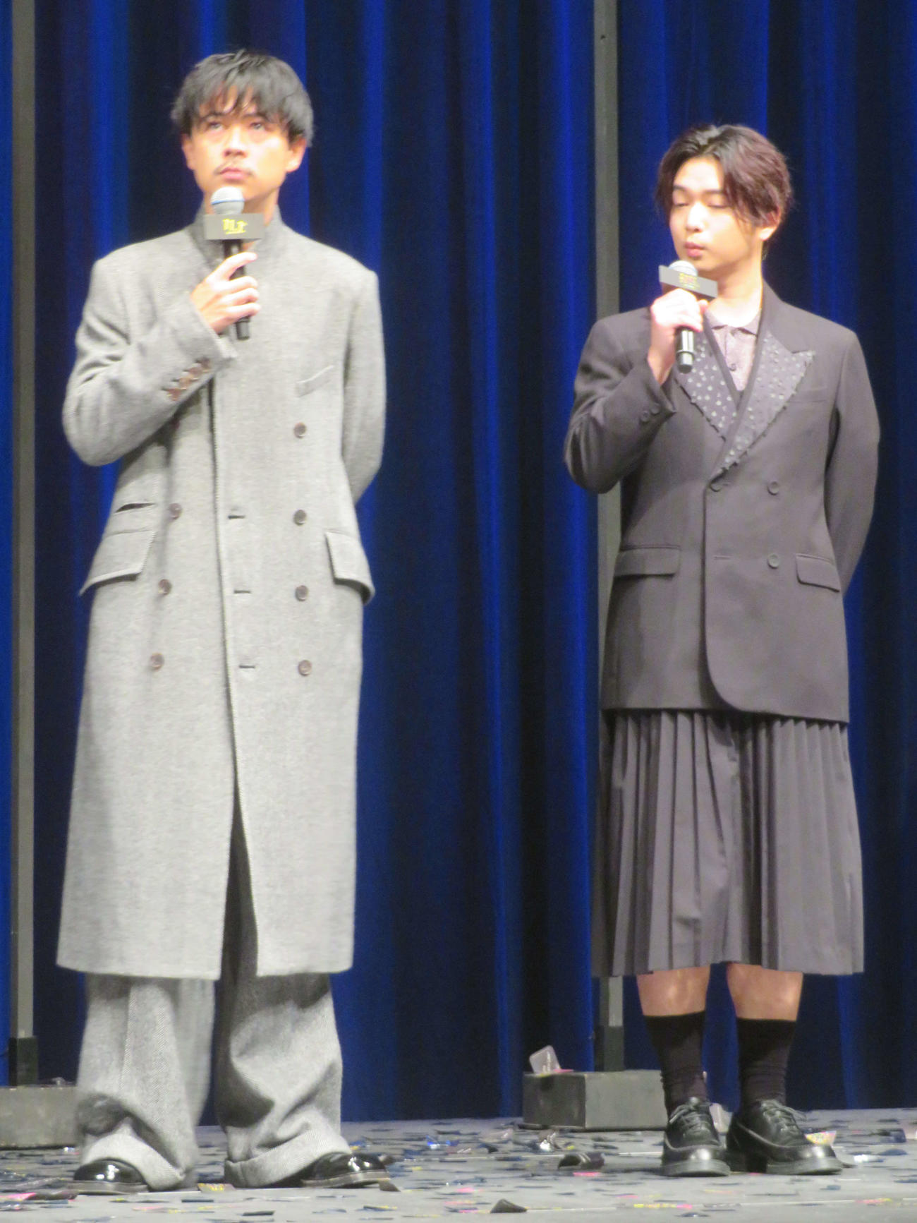 映画「スマホを落としただけなのに～最終章～ファイナル　ハッキングゲーム」完成披露試写会に登壇した成田凌（左）と千葉雄大（撮影・村上幸将）