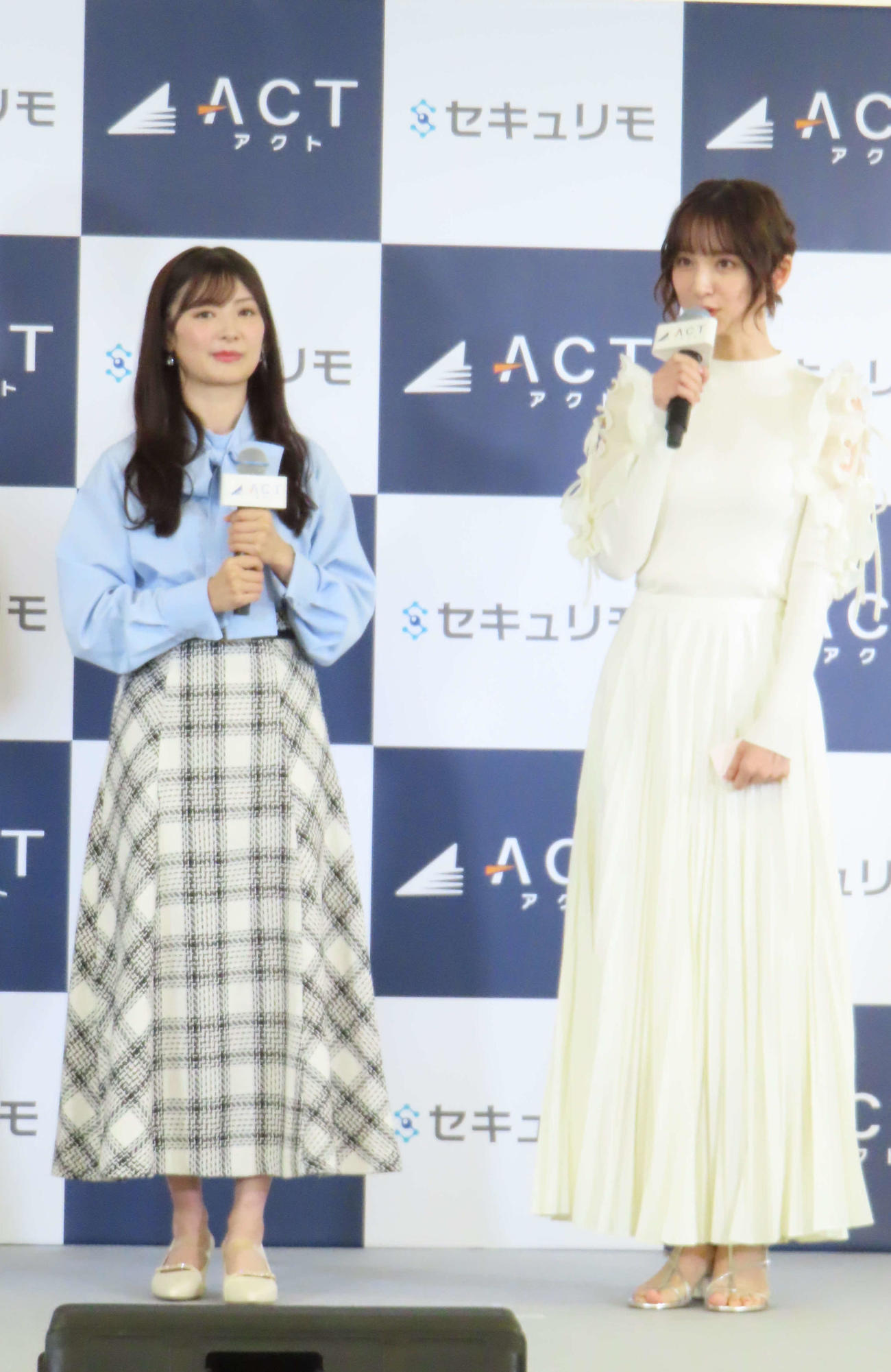 アクトの広報に就任した武藤十夢（左）とゲストとして登壇した篠田麻里子