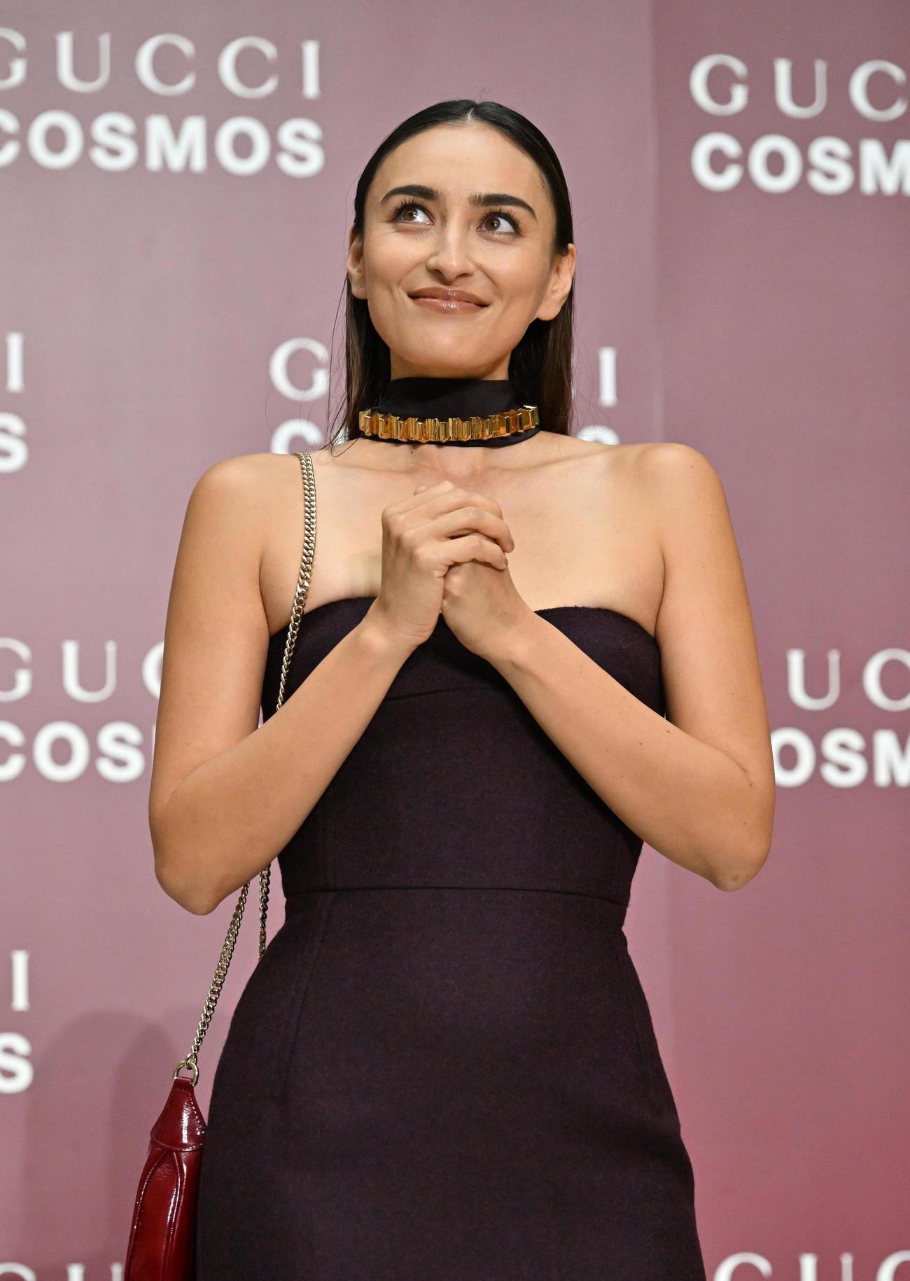 GUCCI COSMOSのフォトコールに登場した長谷川潤（撮影・石井愛子）