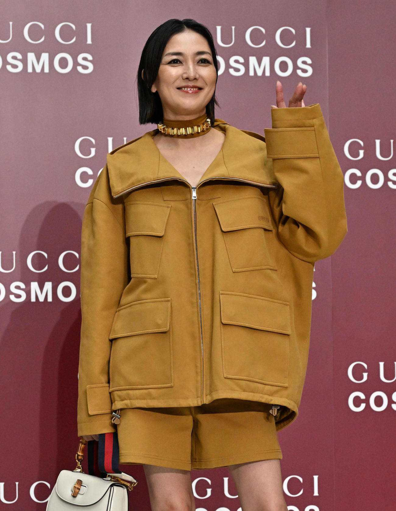 GUCCI COSMOSのフォトコールに登場した板谷由夏（撮影・石井愛子）
