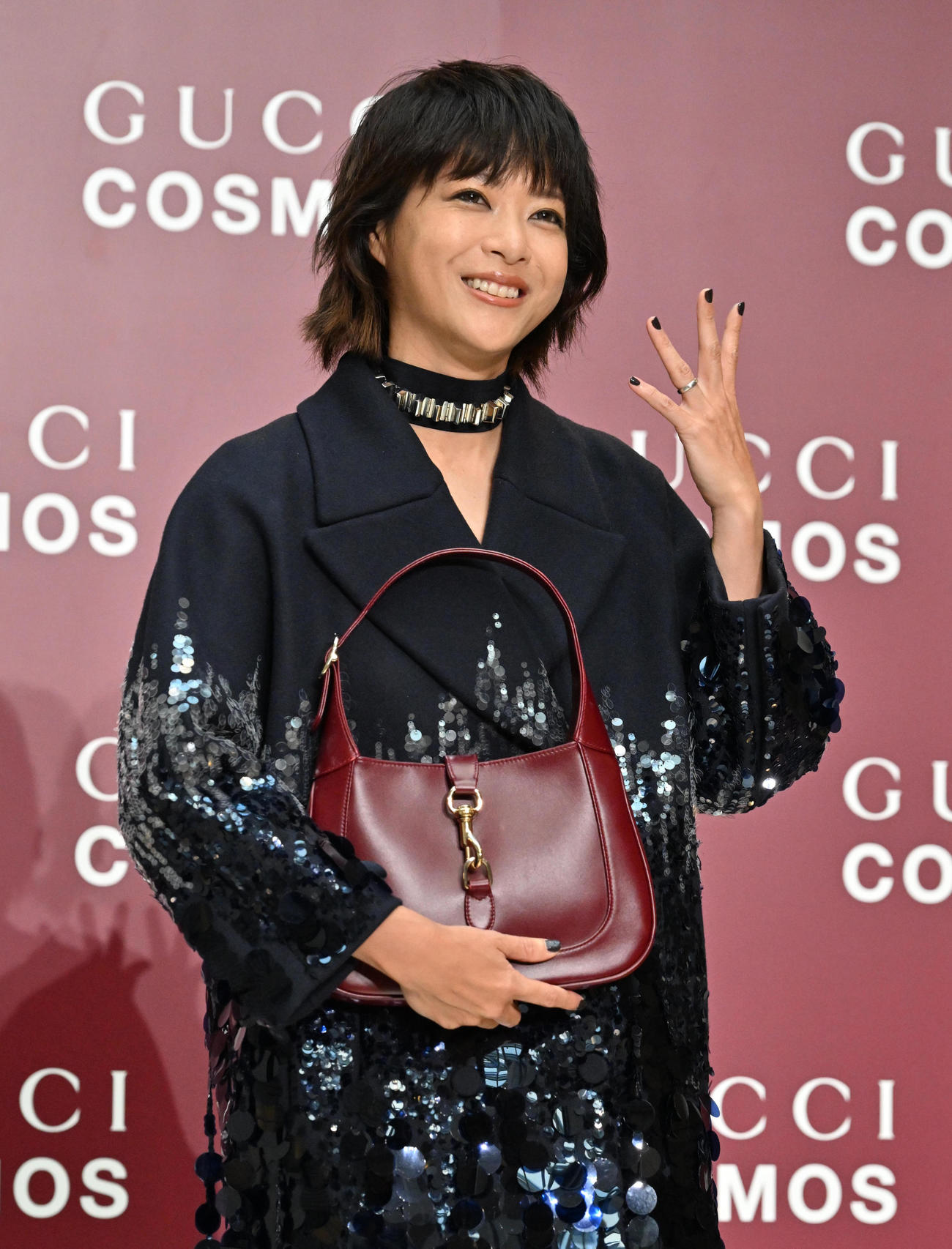 GUCCI COSMOSのフォトコールに登場した上野樹里（撮影・石井愛子）