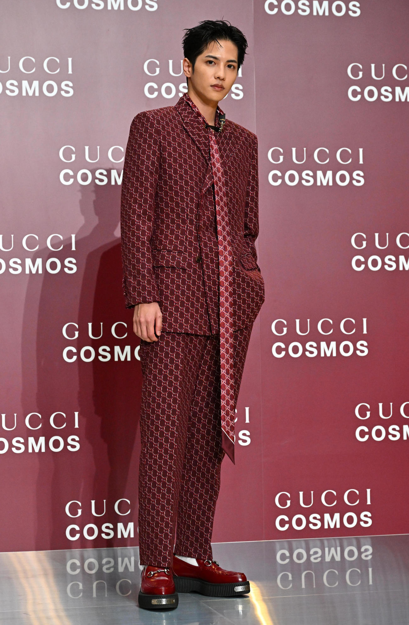 GUCCI COSMOSのフォトコールに登場した志尊淳（撮影・石井愛子）