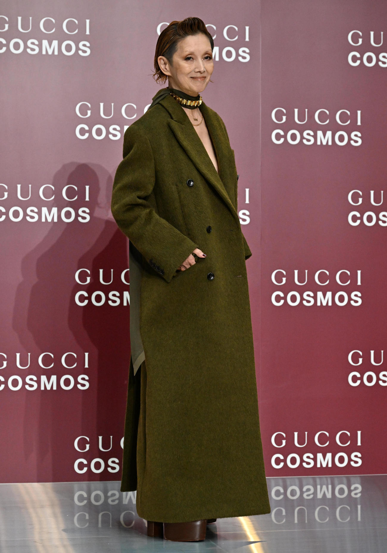 GUCCI COSMOSのフォトコールに登場した夏木マリ（撮影・石井愛子）