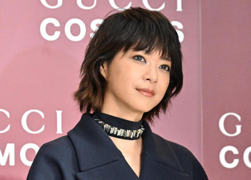 GUCCI COSMOSのフォトコールに登場した上野樹里（撮影・石井愛子）