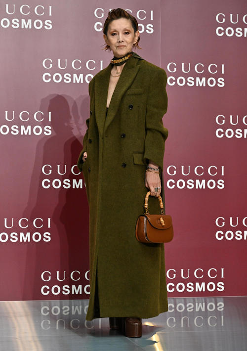 GUCCI COSMOSのフォトコールに登場した夏木マリ（撮影・石井愛子）