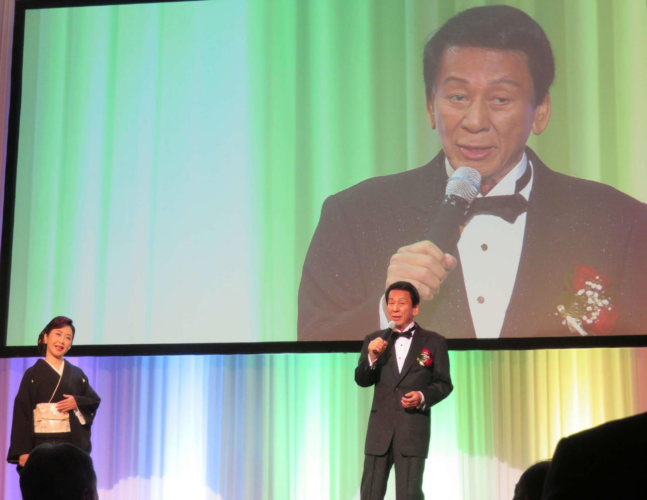 「芸能活動60年・福祉活動65年　感謝の宴」を行った杉良太郎と伍代夏子夫妻