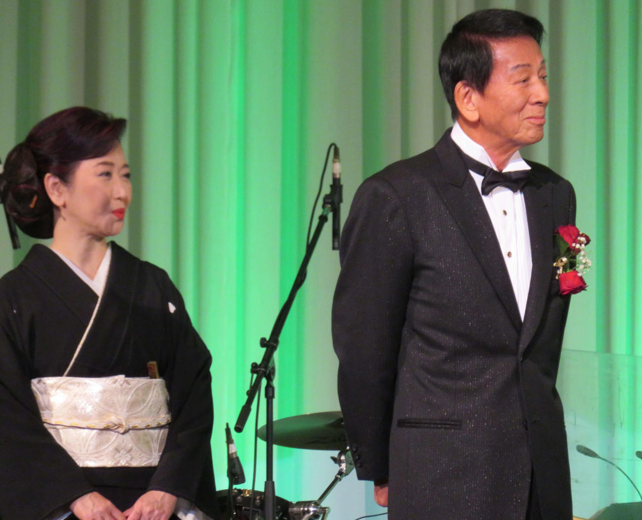 「芸能活動60年・福祉活動65年　感謝の宴」を行った杉良太郎と伍代夏子夫妻