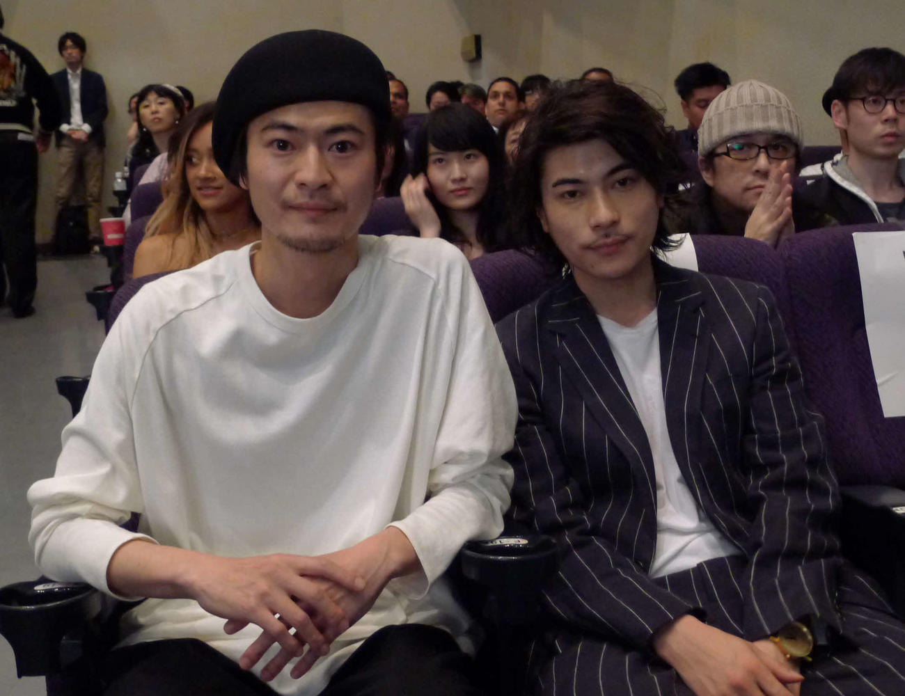 窪塚俊介（左）とRUEED（2017年5月撮影）