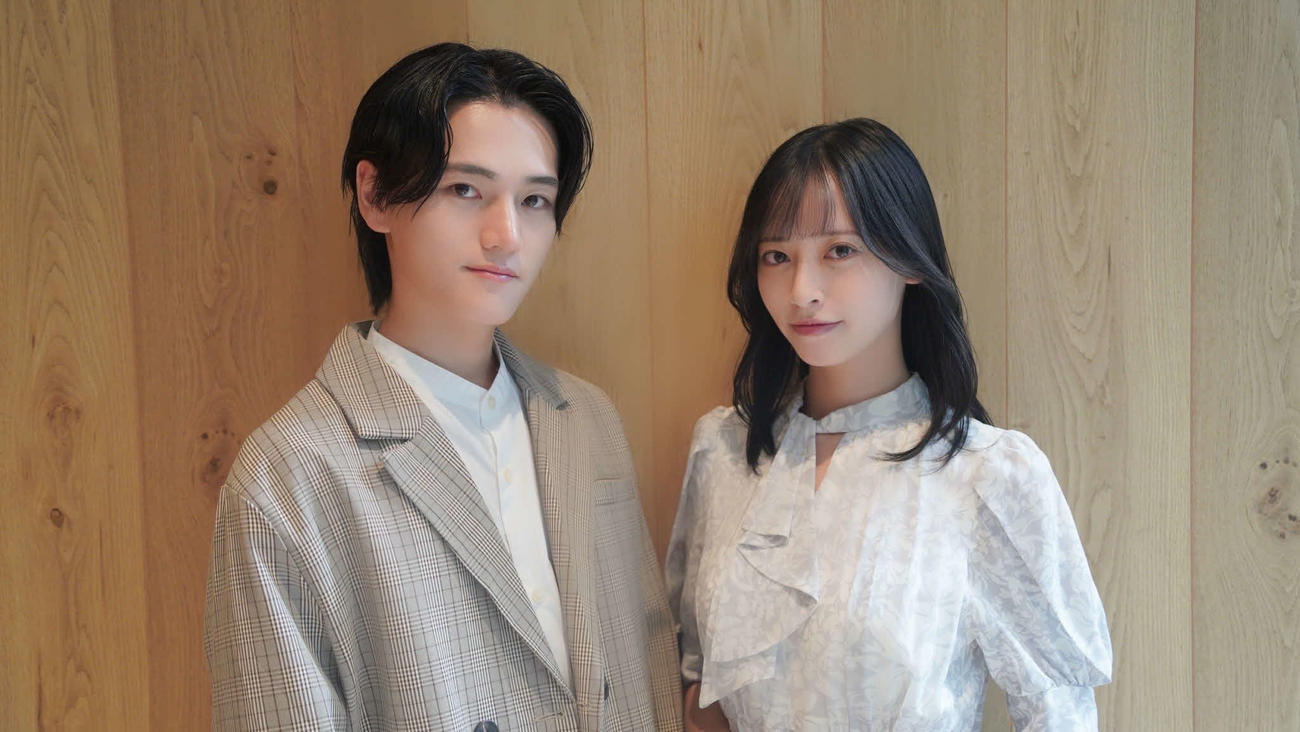 3期生として劇団4ドル50セントに加入した菅原理久十（左）と大槻理子