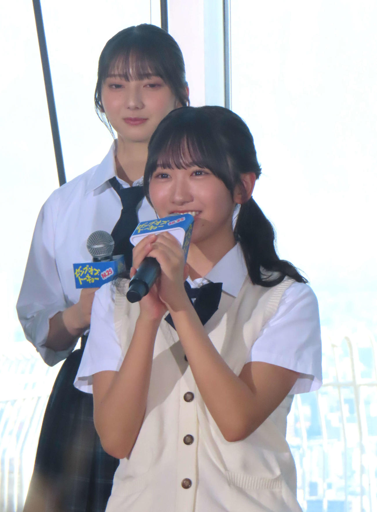 映画「ゼンブ・オブ・トーキョー」完成報告会に登壇した、左から日向坂46竹内希来里、藤嶌果歩