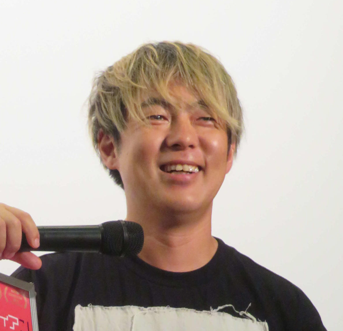 ウーマンラッシュアワー村本大輔（2024年7月撮影）