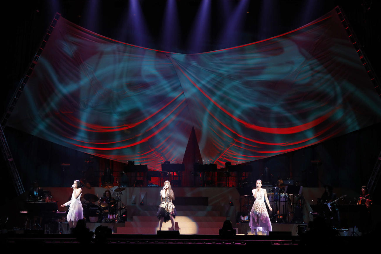 復活するKalafina。左からHikaru、Keiko、Wakana