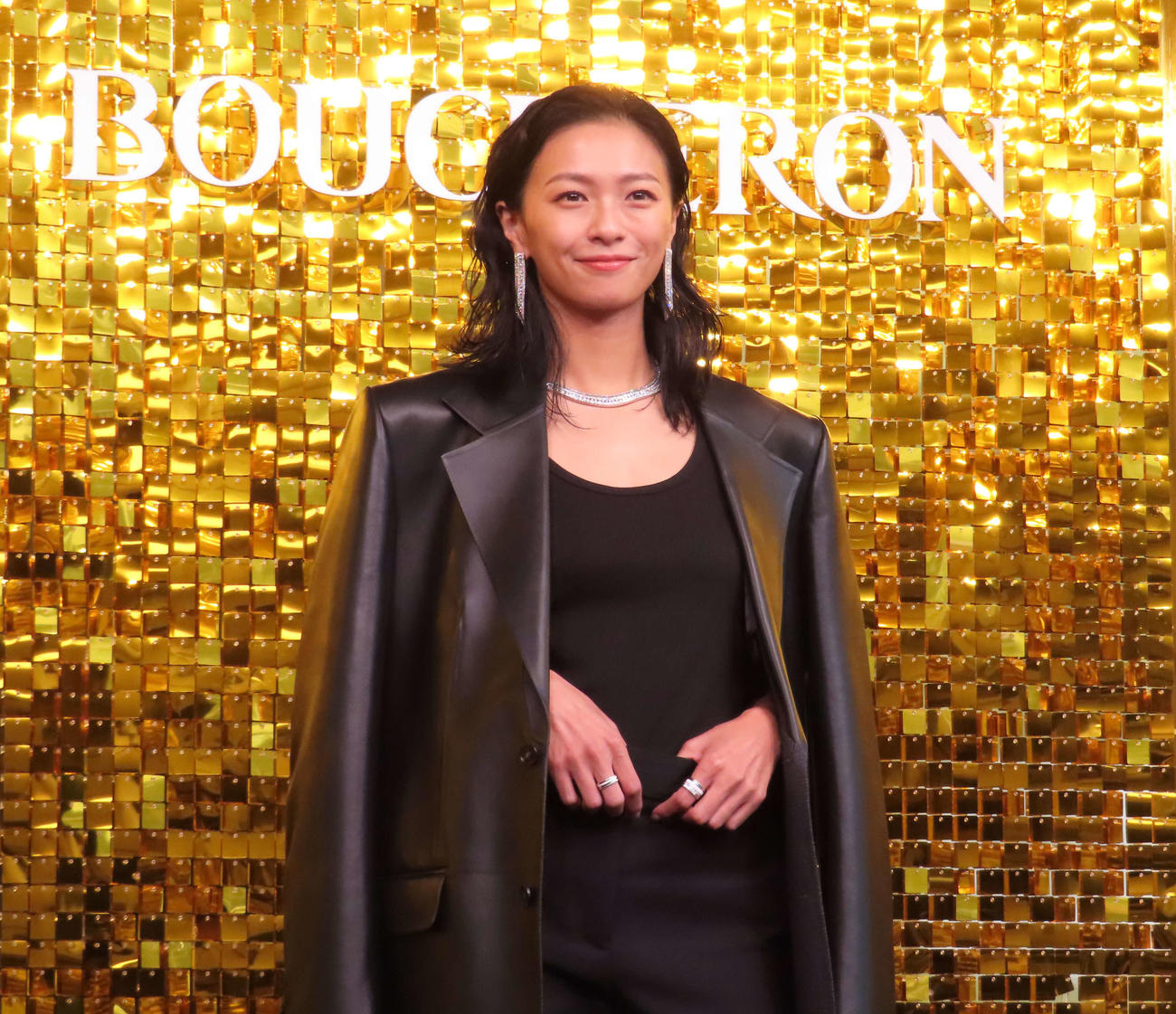 「BOUCHERON POP－UP　“QUATRE is 20”」オープン記念フォトコールに出席した栄倉奈々