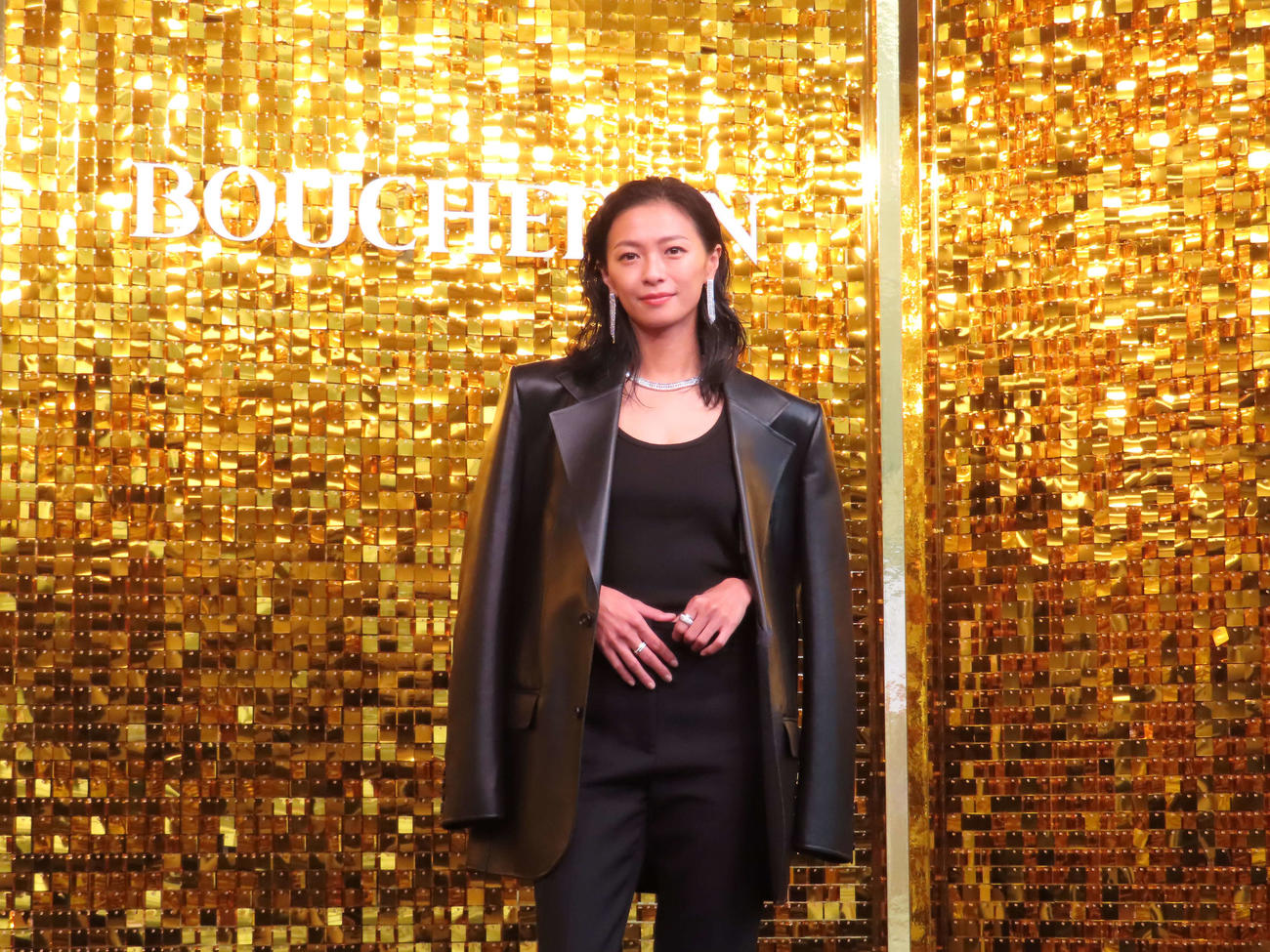 「BOUCHERON POP－UP　“QUATRE is 20”」オープン記念フォトコールに出席した栄倉奈々