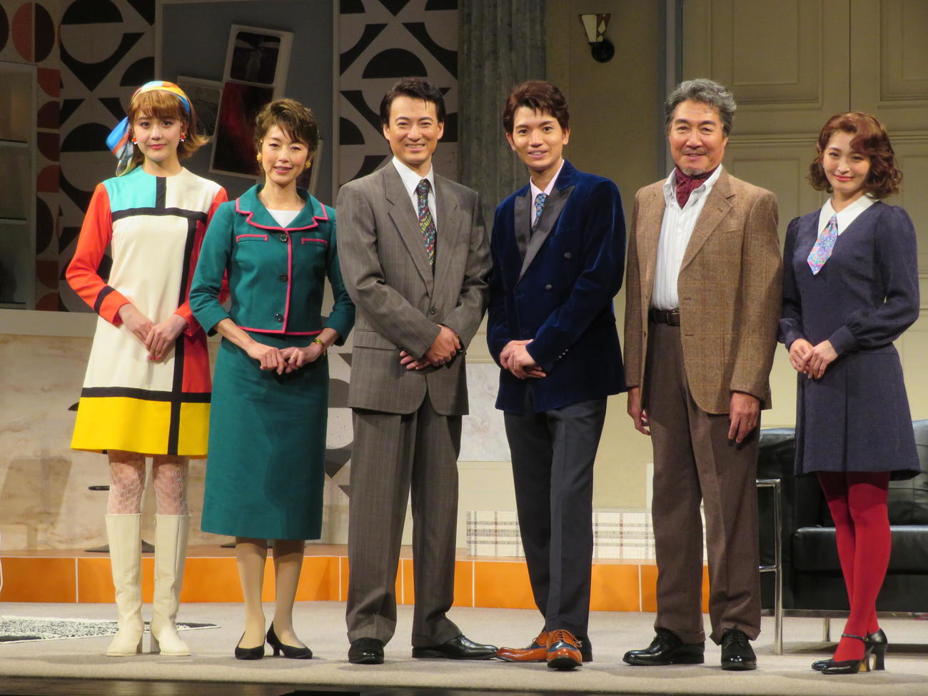 「Come Blow Your Horn～ボクの独立宣言～」初日前会見に登壇した、左から松井愛莉、高岡早紀、忍足修吾、SixTONES高地優吾、羽場裕一、岡本玲（撮影・村上幸将）