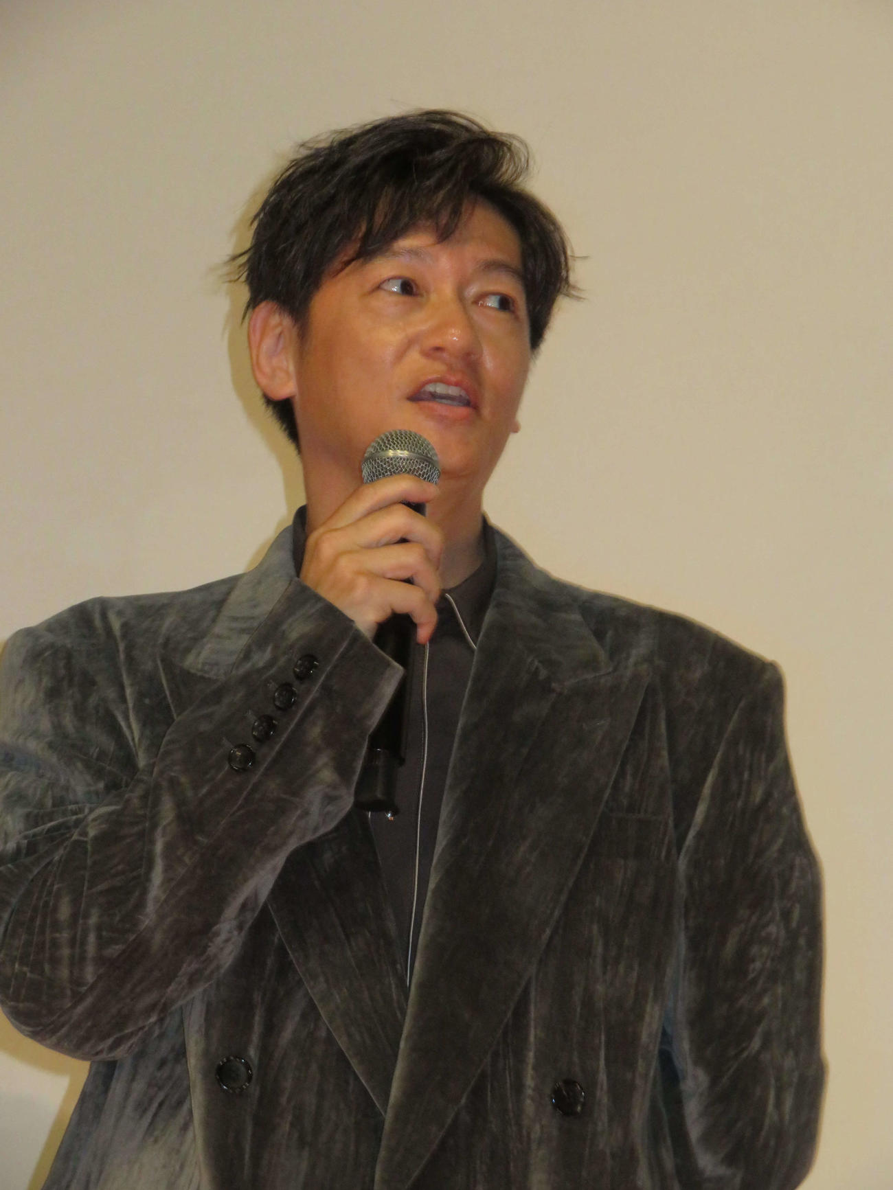 映画「徒花－ADABANA－」完成披露舞台あいさつに登壇した井浦新（撮影・村上幸将）