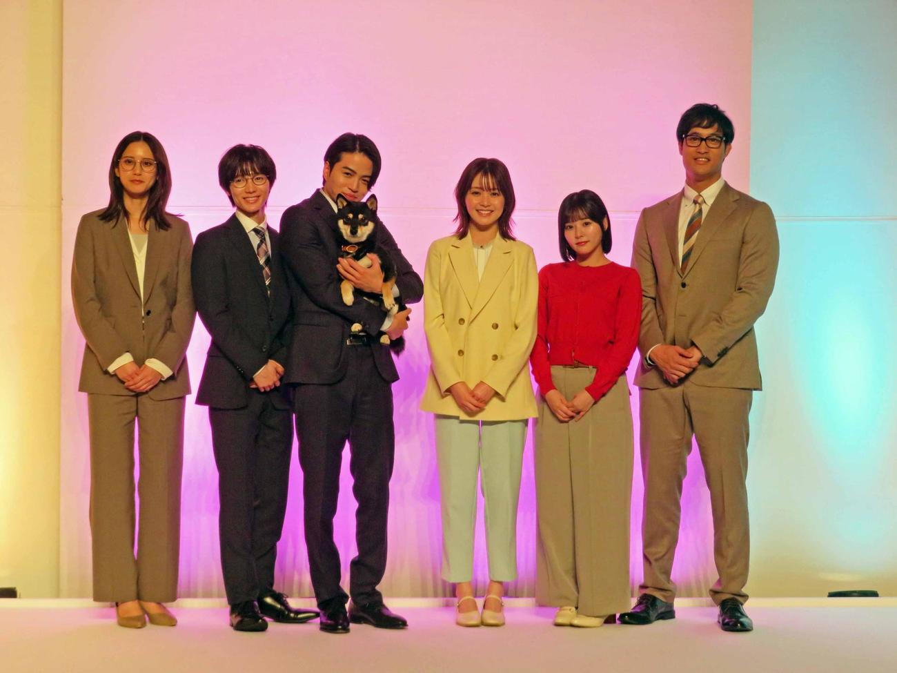 テレビ朝日10月期オシドラサタデー「私たちが恋する理由」制作発表会見に出席した、左から山崎紘菜、七五三掛龍也、菊池風磨、久間田琳加、齊籐なぎさ、佳久創