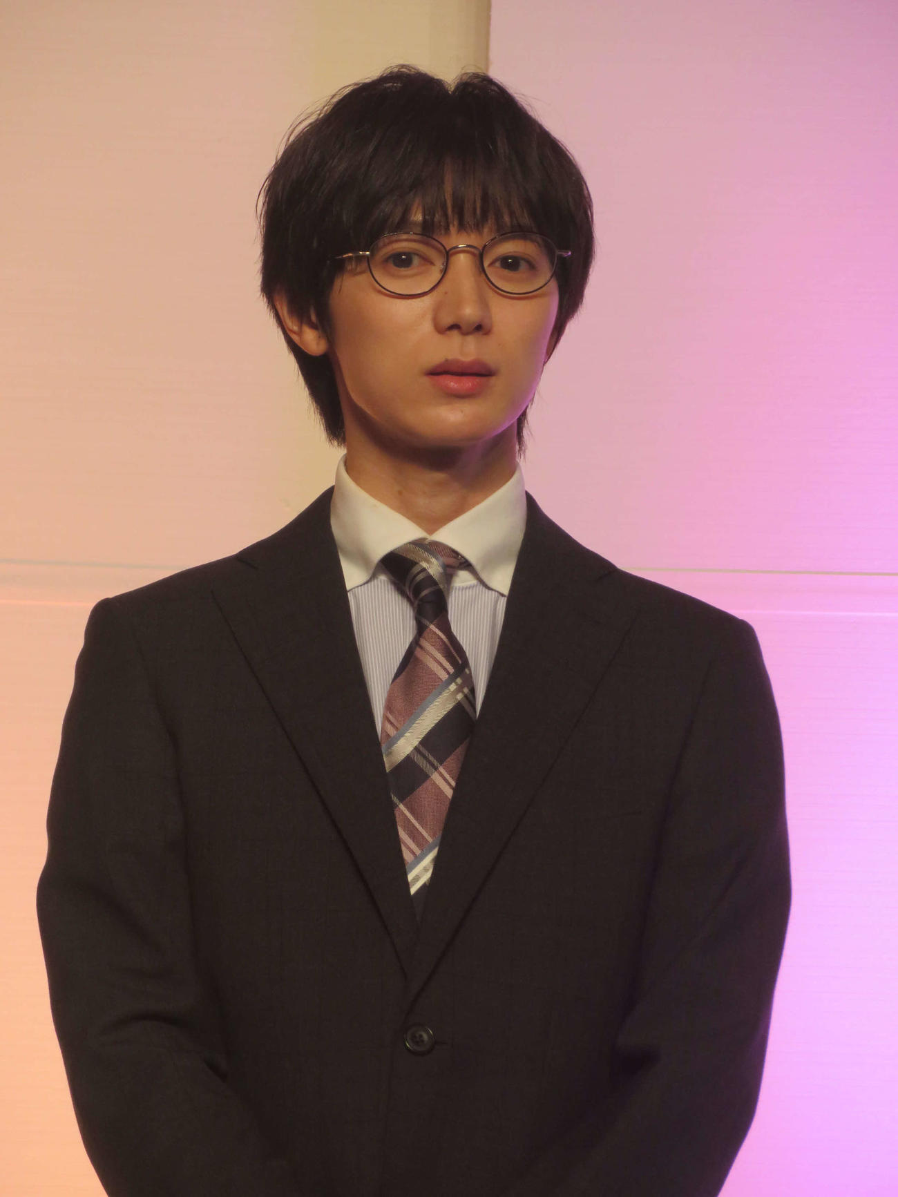 坂元凌役を演じる七五三掛龍也