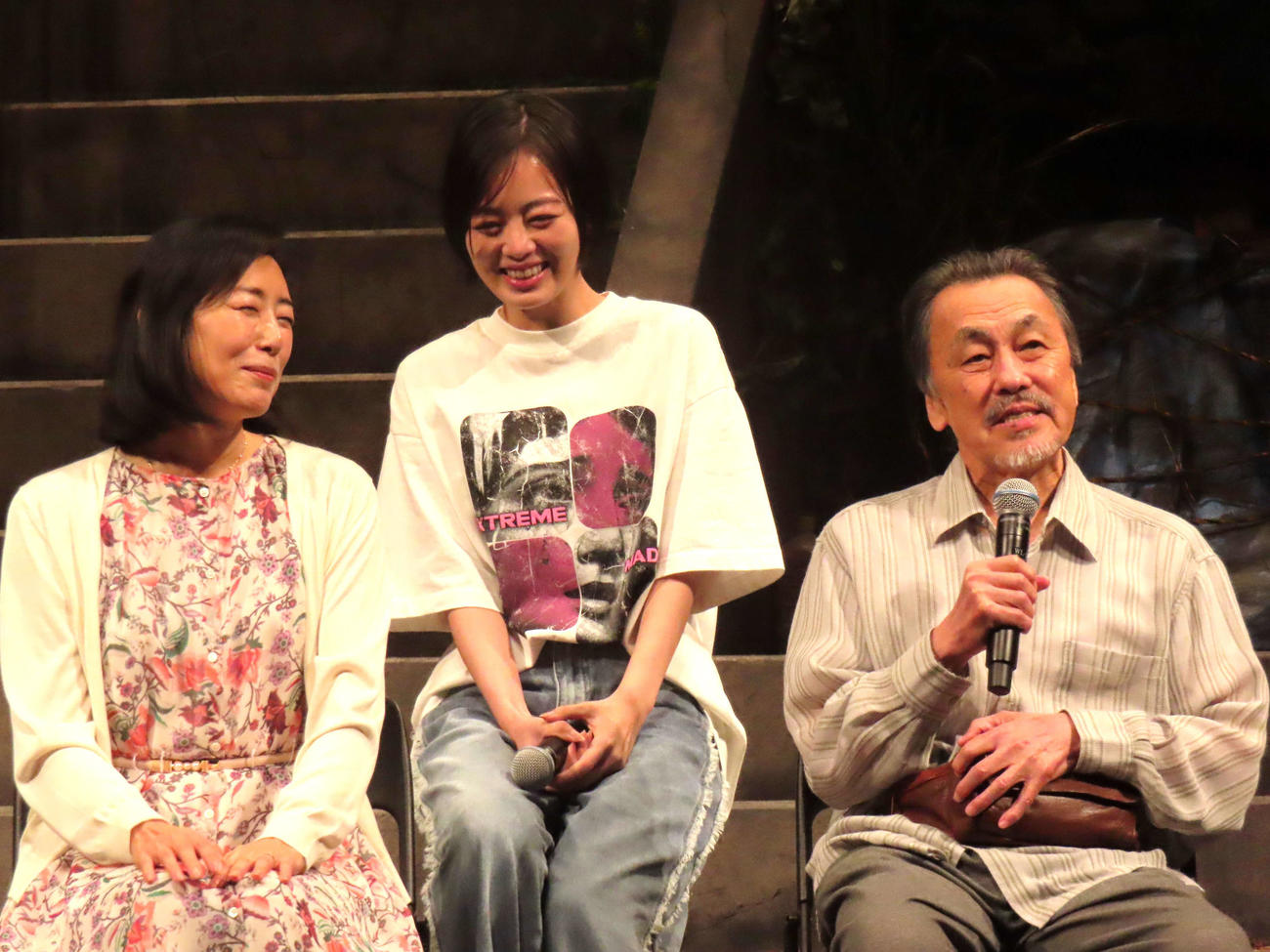 舞台「台風23号」取材会に登壇した、左から木村多江、伊原六花、佐藤B作