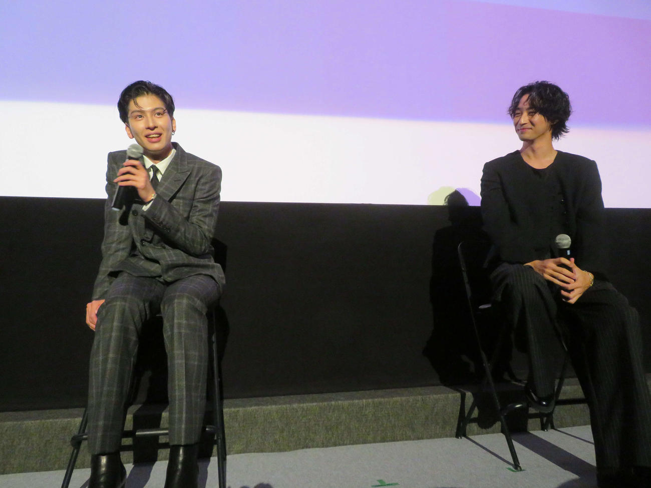 MBSドラマ「恋をするなら二度目が上等」ブルーレイ＆DVDボックス購入者イベントに登壇したTHE RAMPAGE長谷川慎（左）と古屋呂敏（撮影・村上幸将）