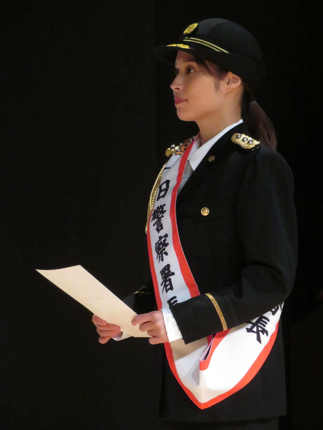 東京湾岸警察署の1日警察署長を務めた広瀬アリス