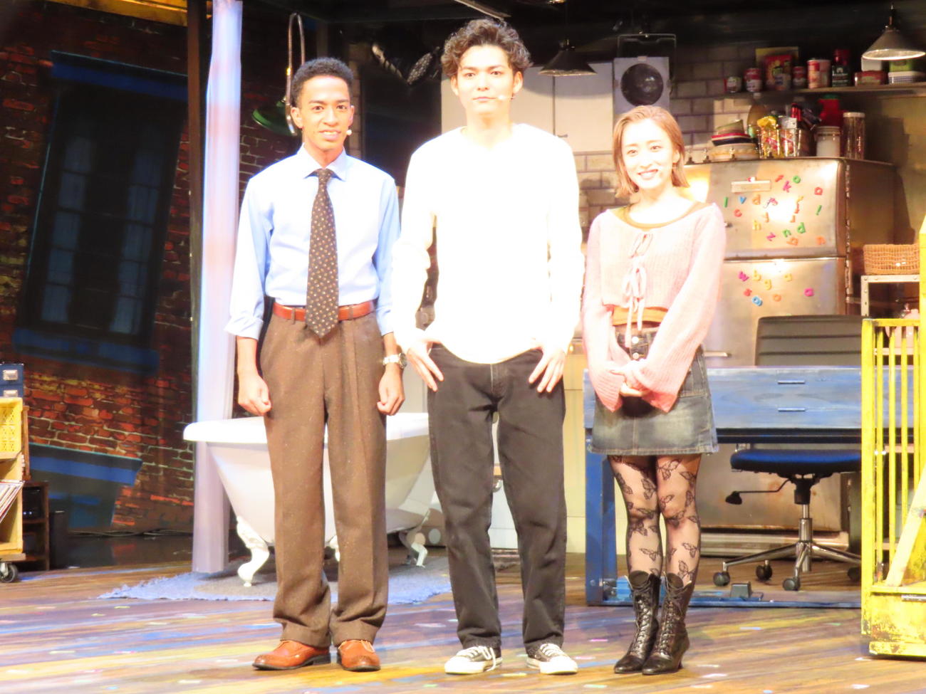ミュージカル「tick，　tick．．．BOOM！」の初日を迎えた（左から）草間リチャード敬太、薮宏太、梅田彩佳