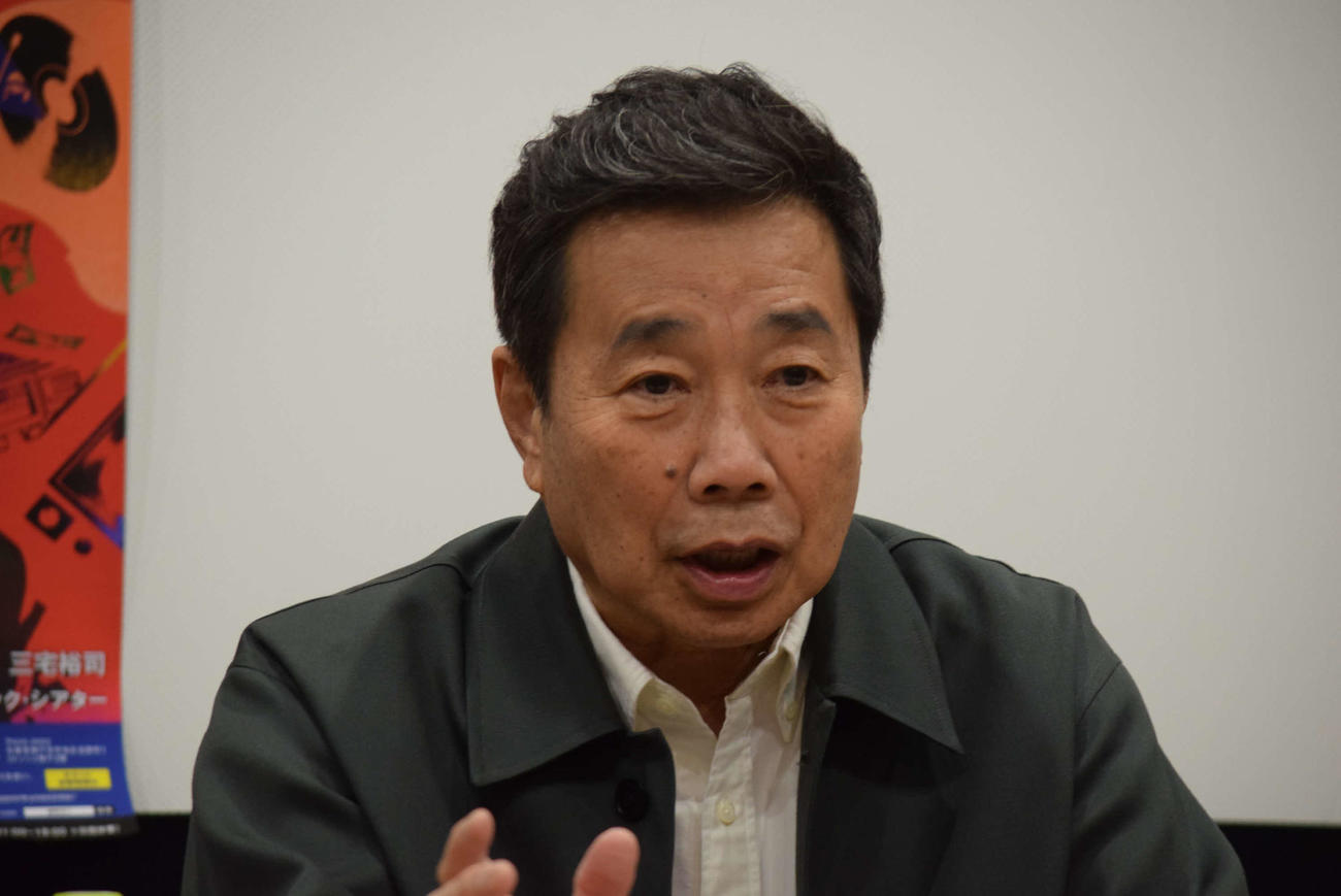 舞台「ニッポン狂騒時代」への意気込みを熱く語った三宅裕司（撮影・阪口孝志）
